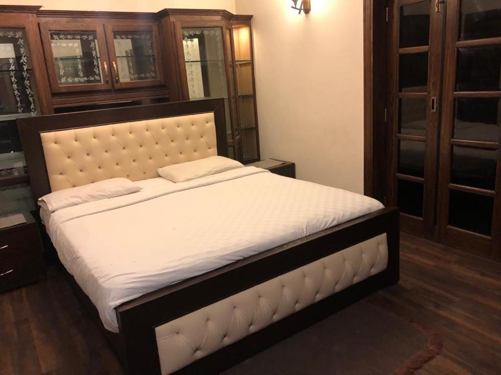Reina Boutique Hotel - G9 Islamabad Eksteriør billede